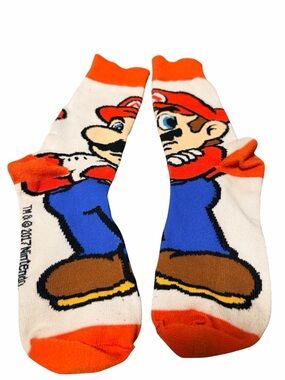 2017 NINTENDO Super Mario Graphic Crew Socks Men’s Size 10-11
